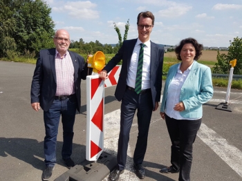 Hendrik Wüst, Verkehrsminister NRW (Mitte) mit Walter Kern (links) und Kerstin Vieregge,  Kreisvorsitzende CDU Lippe